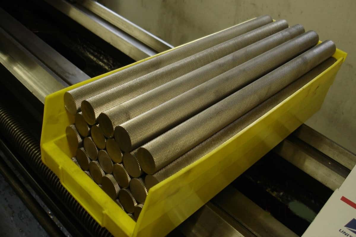  Knurled Steel Bar; Stainless Carbon Types Providing Better Grip 